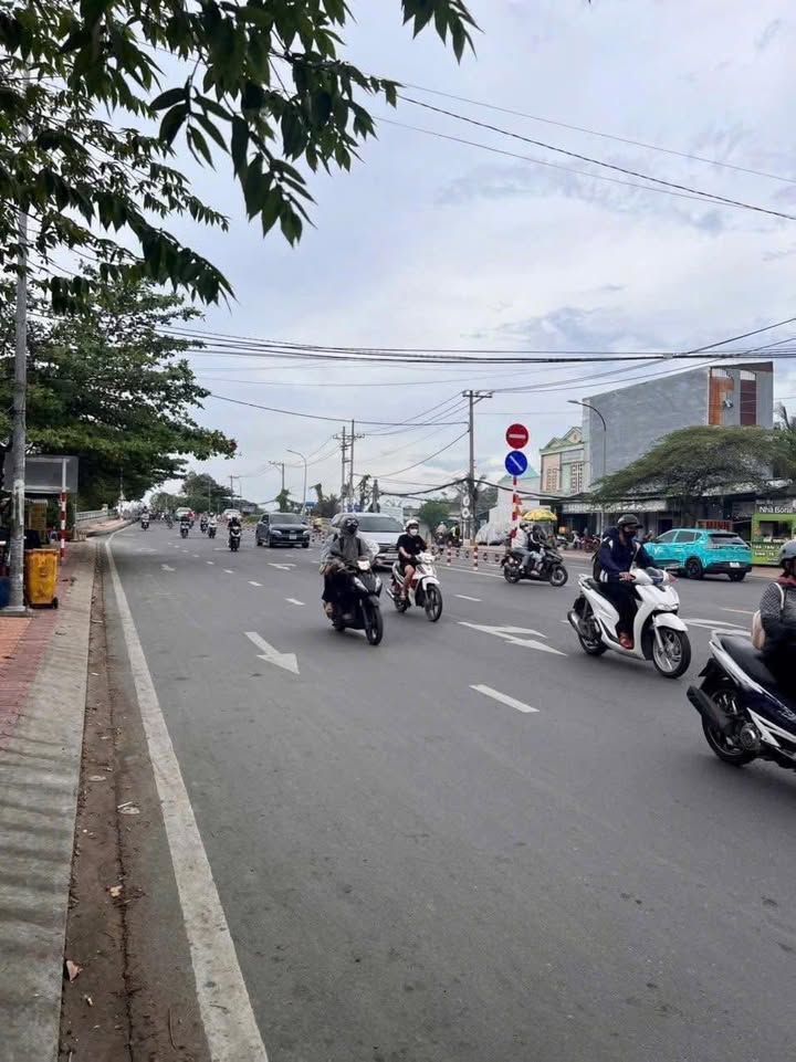 Nhà mặt tiền Nguyễn Văn Cừ, phường An Bình, 90m² - Giá chỉ 5 tỷ!