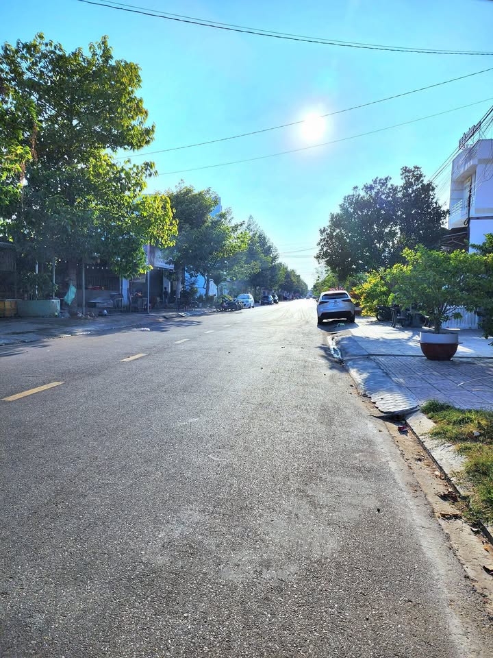 Đất mặt tiền Đào Duy Tùng, Phan Thiết 100m² giá 3.95 tỷ - Đầu tư sinh lời ngay!