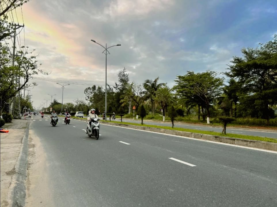 Đất nền mặt tiền Lạc Long Quân Đà Nẵng 355m² giá chỉ 62 triệu/m² - Đầu tư sinh lời ngay!