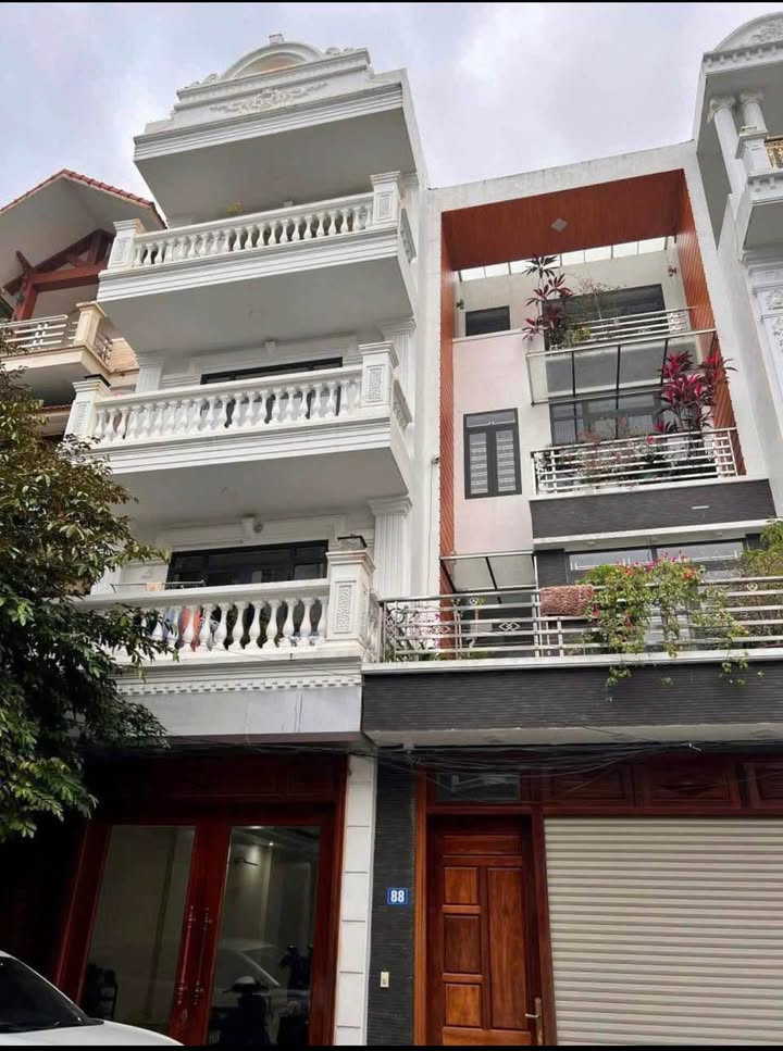 Nhà KĐT Trần Lãm Thái Bình 90m² giá thỏa thuận - An ninh tốt, đầy đủ tiện ích!