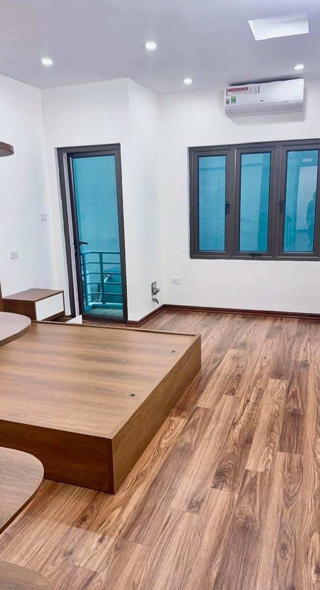 Nhà riêng Hoài Đức 33,5m² giá 6 tỷ - Lô góc ô tô đỗ cửa!