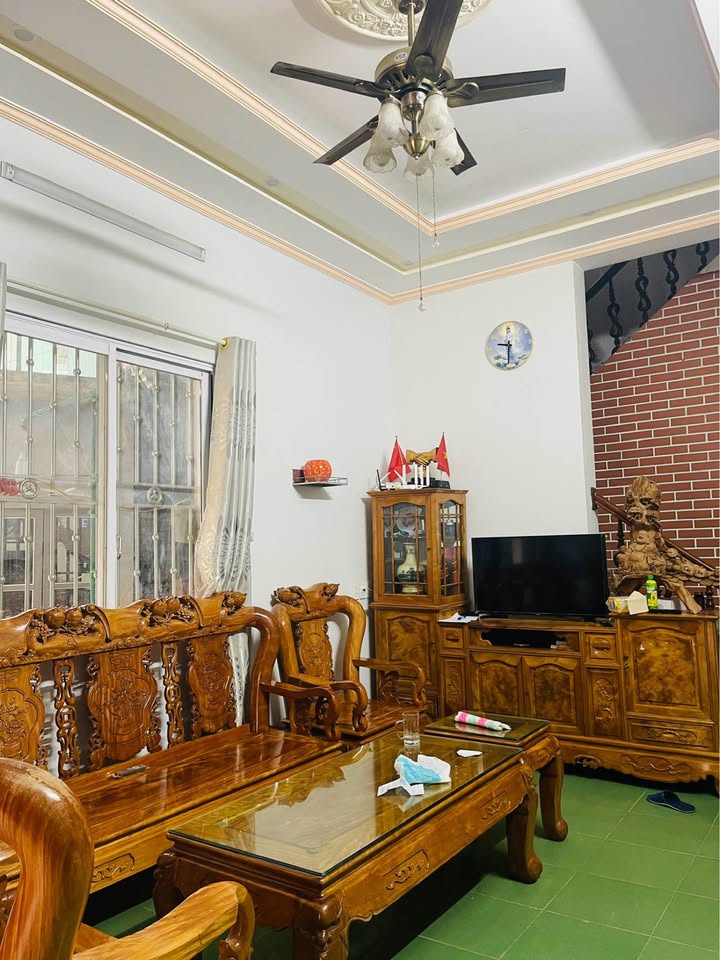 Nhà 2 tầng mặt ngõ Lý Tự Trọng, 68m² giá 2.2 tỷ - Cơ hội không thể bỏ qua!