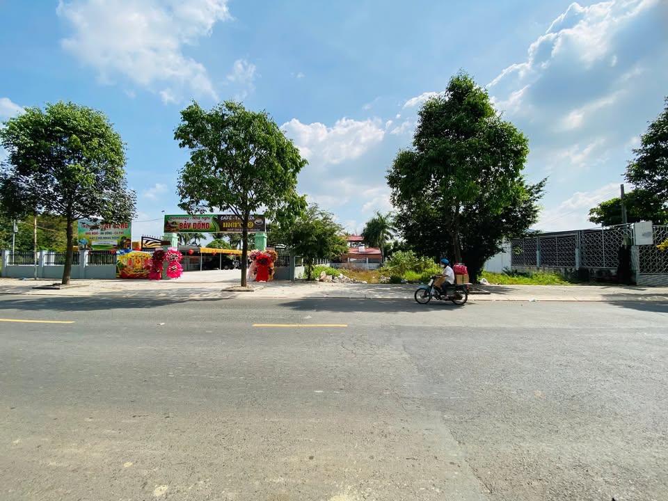 Đất nền mặt tiền Tỉnh Lộ 52, xã Đất Đỏ, 300m² giá 3.25 tỷ - Đầu tư sinh lời ngay!