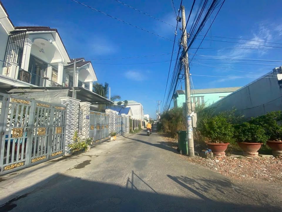 Đất nền 2 mặt tiền Tân Hạnh, Vĩnh Long 180m² giá 1.85 tỷ - Vị trí đắc địa, giao thông thuận lợi!