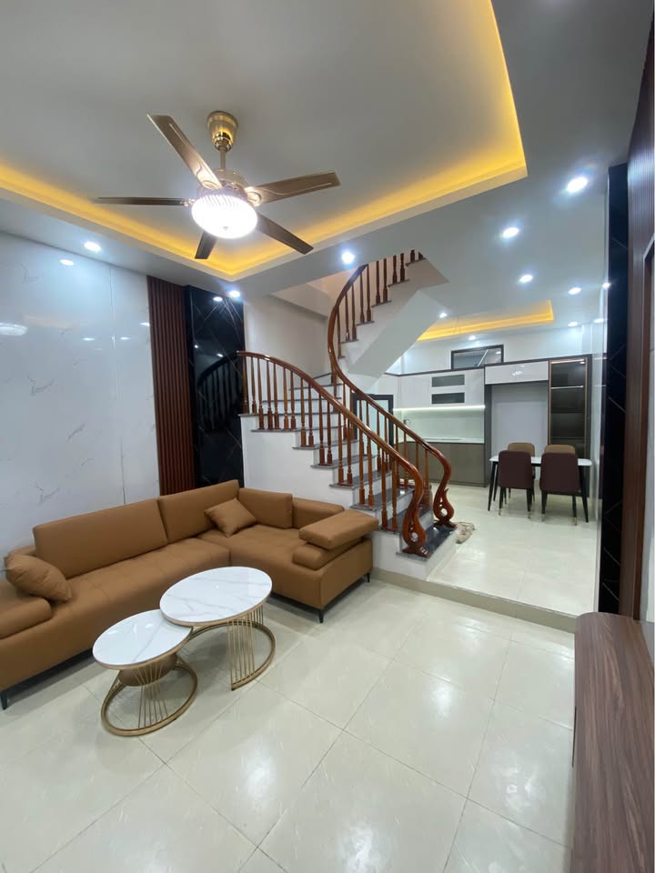 Nhà 4 tầng Bùi Sỹ Tiêm, Tiền Phong, Thái Bình 33m² giá 2 tỷ - Thiết kế hiện đại, tiện nghi!