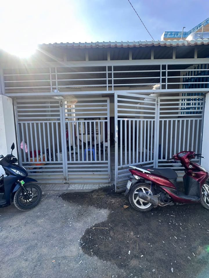 Nhà cấp 4 hẻm Quán Khánh Đất Đỏ 107m² giá 2 tỷ - Cách biển Phước Hải 700m!