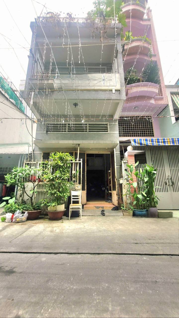 Nhà 4 tầng Lê Văn Sỹ, Q3, 67.2m² giá 11 tỷ - Chính chủ cần bán gấp!