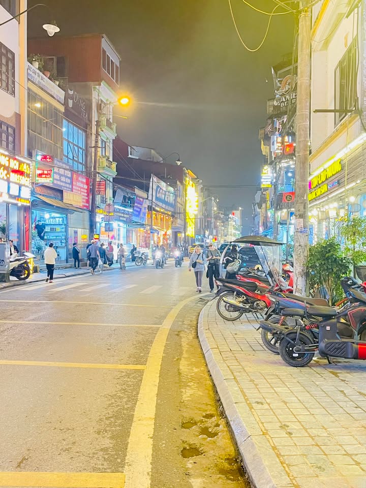 Nhà phố Thạch Sơn Sa Pa 80m² giá 8 tỷ - Mặt tiền rộng, kinh doanh lý tưởng!