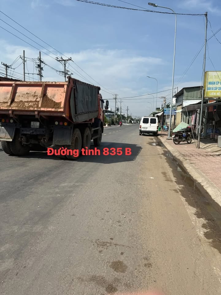 Đất thổ cư 300m² Phước Lý, Cần Giuộc - Giá 2.2 tỷ, vị trí đắc địa cho biệt thự nghỉ dưỡng!