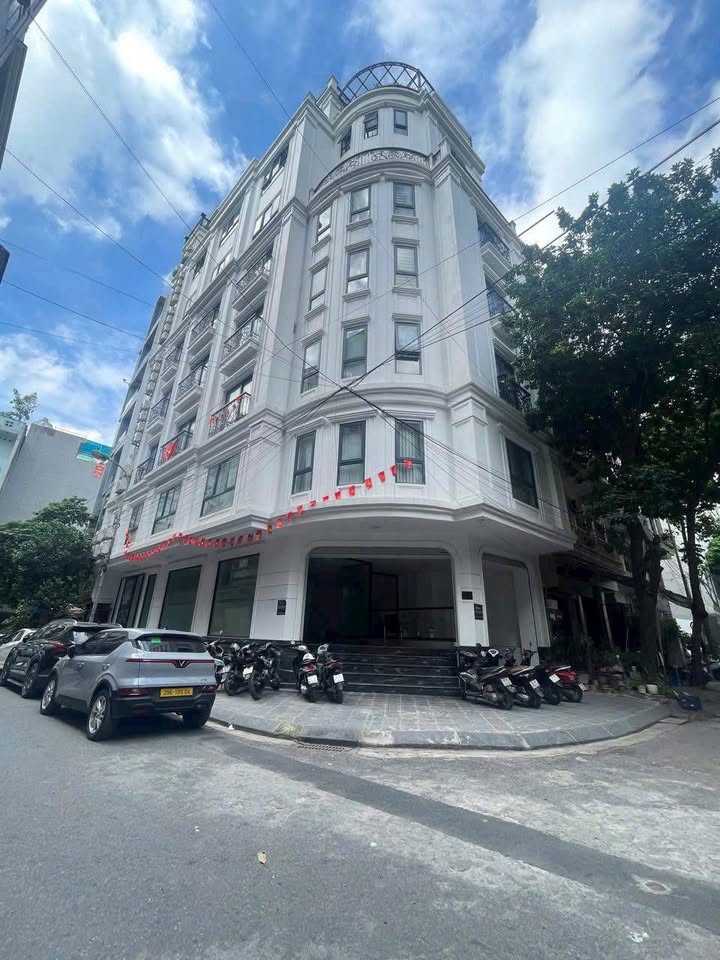 Tòa nhà văn phòng Dương Khuê 140m² giá 150 triệu - Đầu tư sinh lời ổn định!