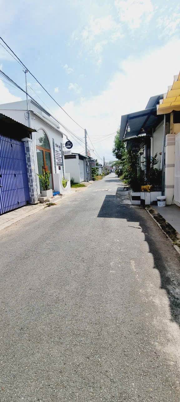 Nhà phố đường D5, phường 5, Trà Vinh 100m² giá 1 tỷ - Thiết kế hiện đại, sổ đỏ chính chủ!