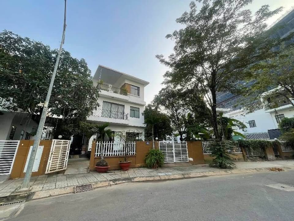 Biệt thự sân vườn Thăng Long Home Hưng Phú 268m² giá 21 tỷ - Đẳng cấp sống thượng lưu!