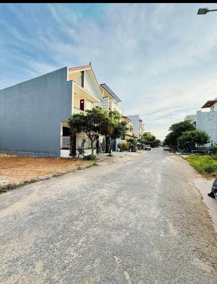 Đất nền dự án Tây Hữu Nghị Đồng Hới 128m² giá 3.5 tỷ - Kinh doanh sầm uất!