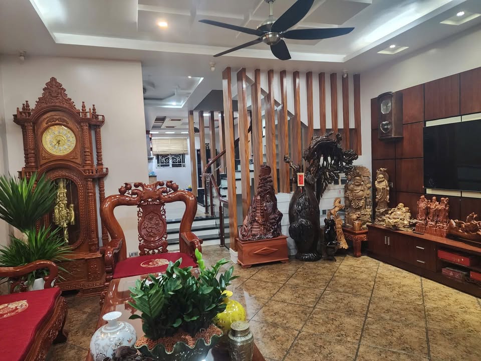 Nhà 4 tầng mái thái tại Khu 1A Nông Trang, 82m² - Thiết kế hiện đại, giá thỏa thuận!