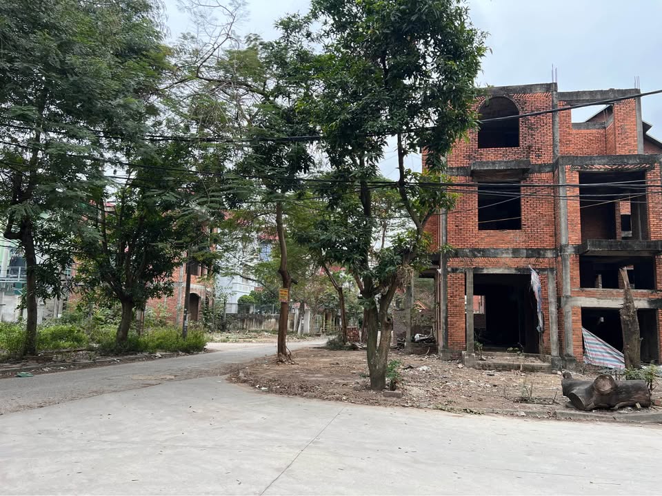 Biệt thự góc tại khu Cao Nguyên, Từ Sơn 235m² giá 9 tỷ - Đầu tư sinh lời ngay!