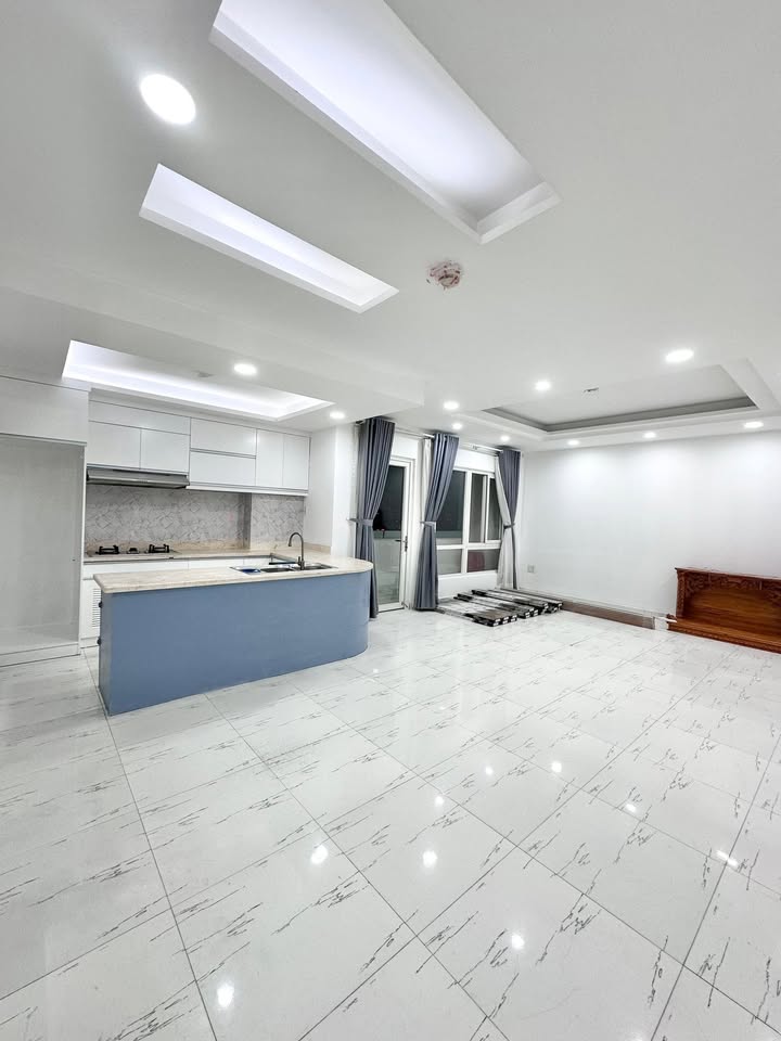 Căn hộ Khải Hoàn Quận 11 123m² giá 5.7 tỷ - Căn góc thoáng mát, view đẹp!