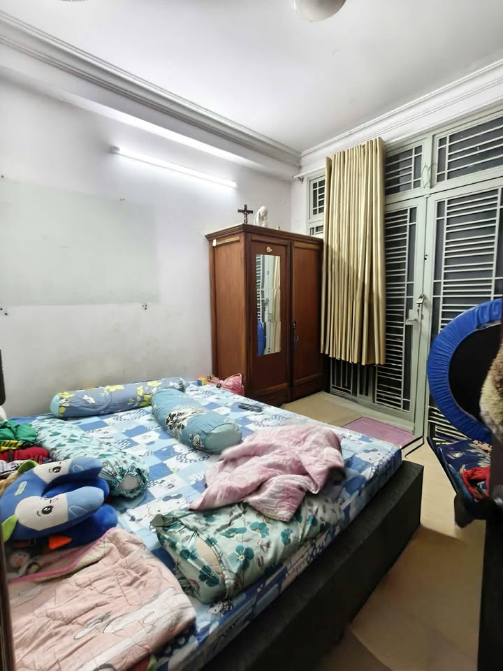 Nhà phố Lê Văn Sỹ, Quận 3, 31m² giá 4.5 tỷ - Sát mặt tiền, giao thông thuận lợi!