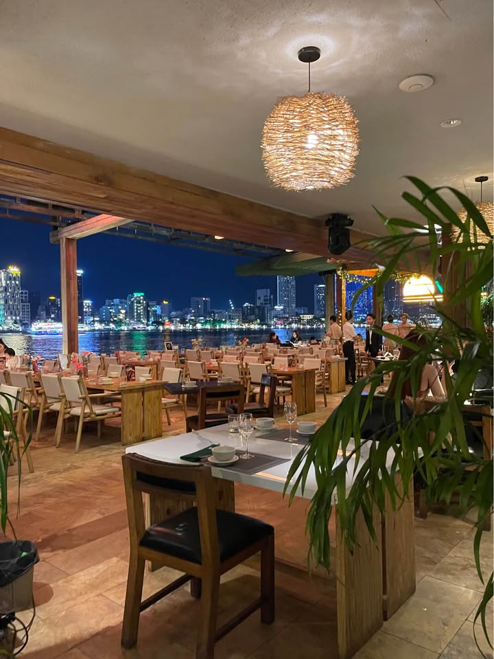 Khách sạn 11 tầng mặt tiền Dương Đình Nghệ, Đà Nẵng - Đầu tư sinh lời cao!