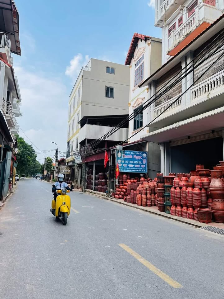 Nhà 3 tầng Kim Lan Gia Lâm 110m² giá 5 tỷ - Ô tô tránh, kinh doanh thuận lợi!