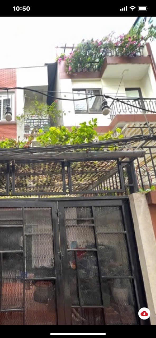 Nhà 3 tầng Ngọc Thụy 98m² giá 7.8 tỷ - Bán gấp, không gian sống lý tưởng!