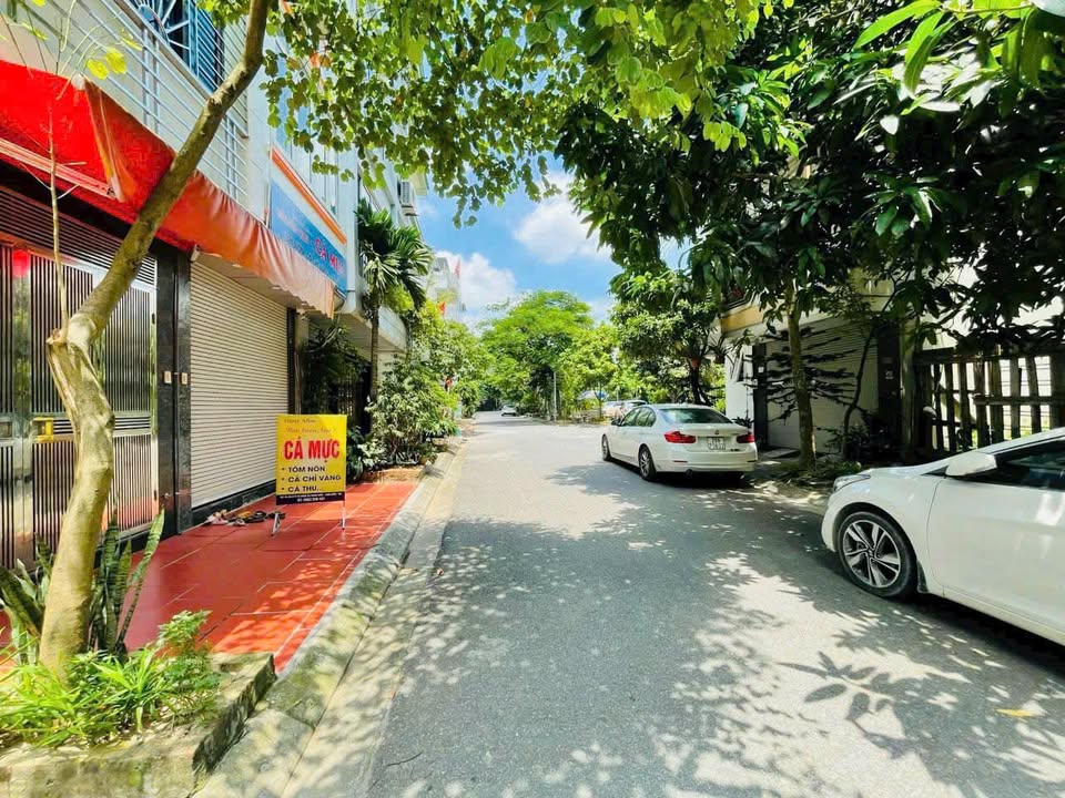 Lô đất đẹp Giang Biên, Long Biên 90m² giá 10.8 tỷ - Tiềm năng phát triển mạnh!