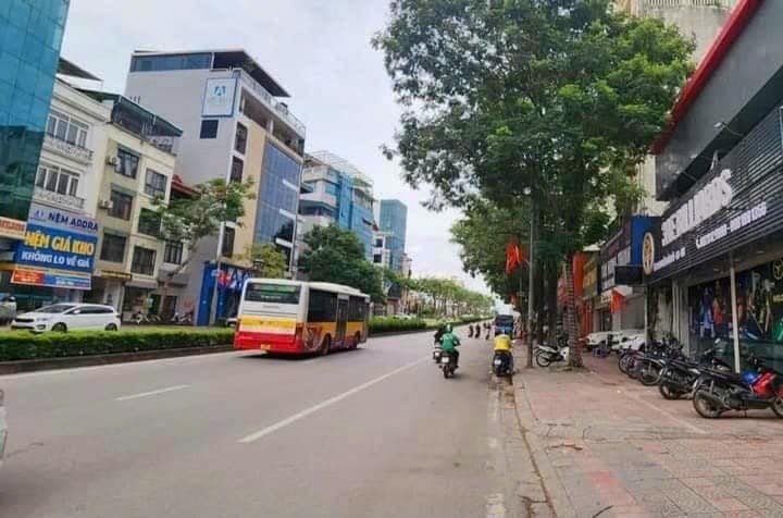 Nhà đẹp Bồ Đề 32m² giá 4.1 tỷ - Sẵn sàng vào ở ngay!