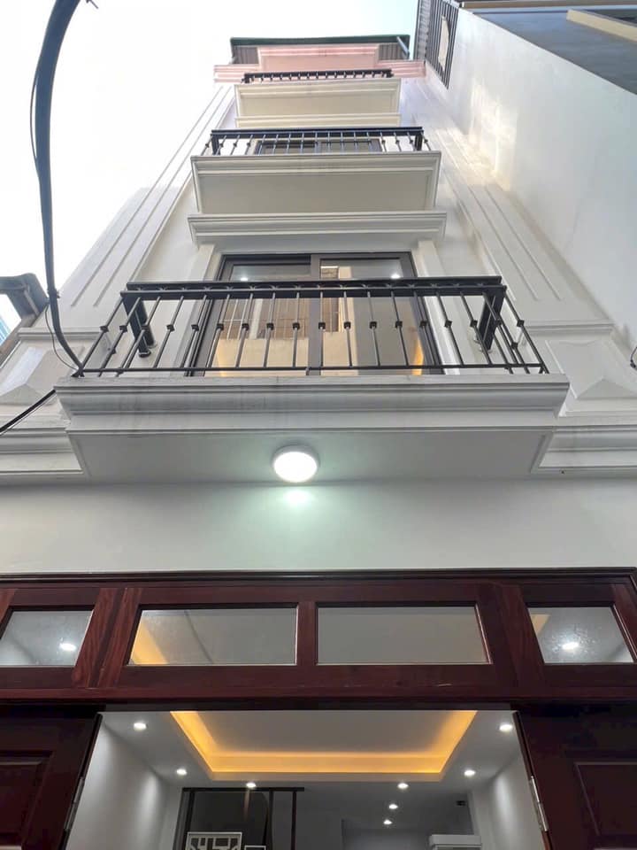 Nhà Thạch Bàn 31m² giá 3 tỷ - Hàng hiếm, ô tô vào tận cửa!