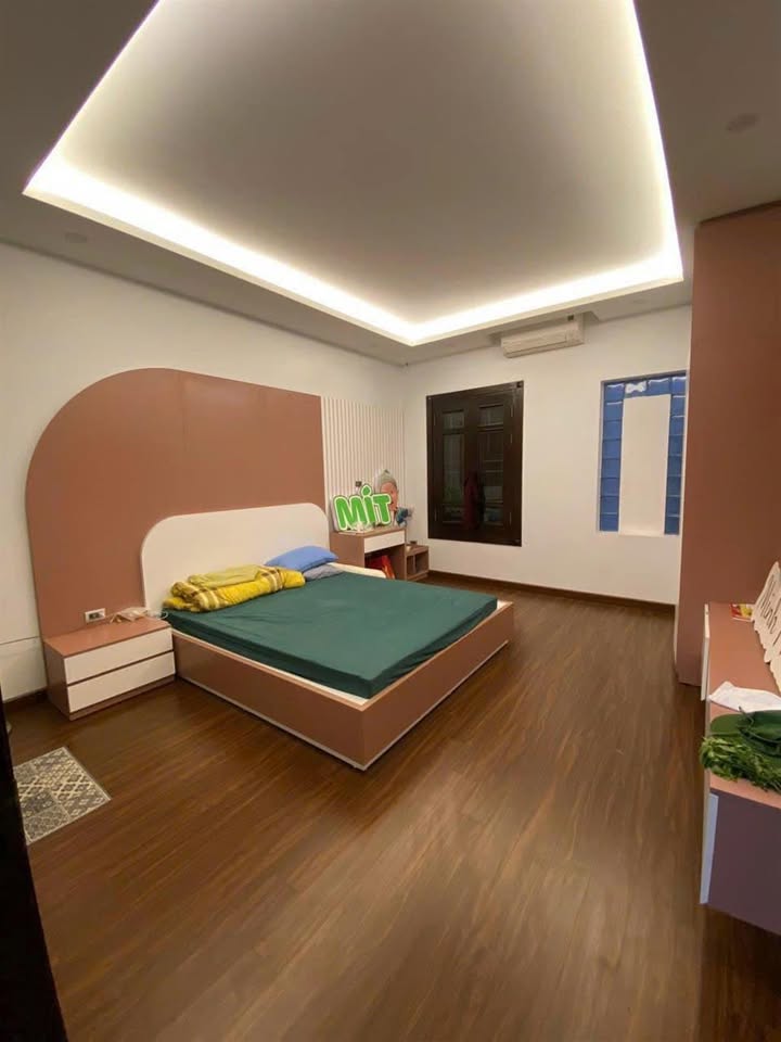 Nhà đẹp Lâm Hạ, Long Biên 70m² giá 12 tỷ - Thiết kế hiện đại, ô tô vào tận nơi!