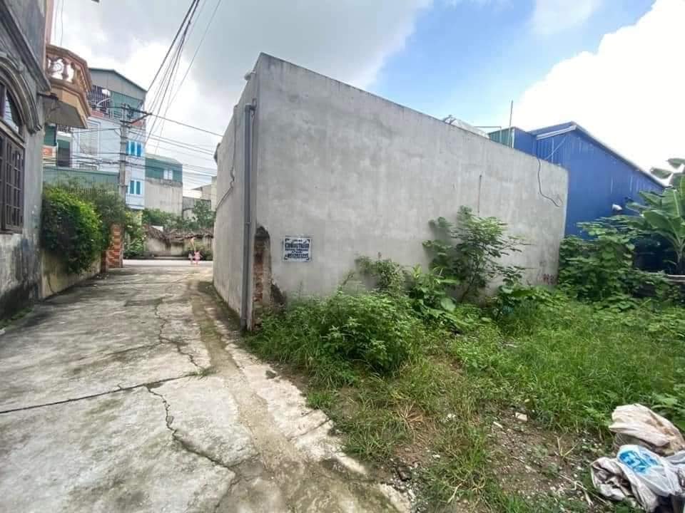 Đất Thạch Bàn 37m² giá 3.2 tỷ - Sổ đỏ chính chủ, ô tô tránh