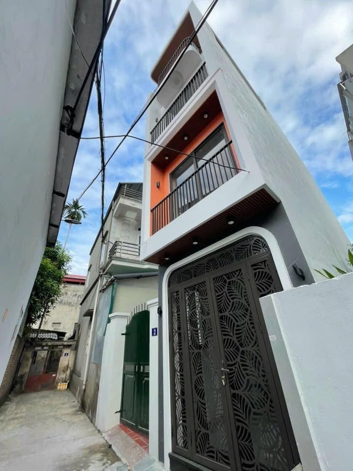 Nhà Độc Lập Thạch Bàn 42m² giá 4 tỷ - 3 Mặt Thoáng, Sổ Đỏ Chính Chủ!