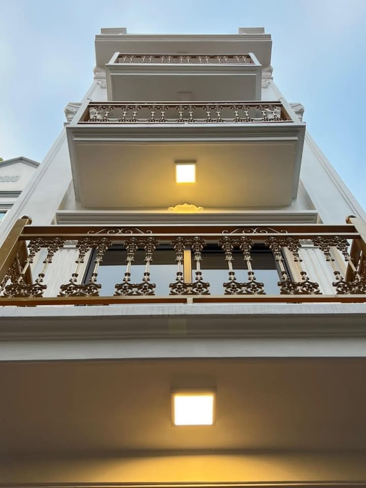 Nhà phố Sài Đồng - Vũ Xuân Thiều 50m² giá 2 tỷ - 2 mặt thoáng cực đẹp!