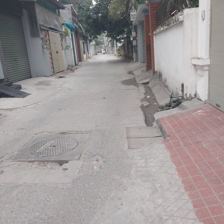 Đất Thượng Thanh Long Biên 32m² giá 2 tỷ - Sổ đỏ chính chủ, ô tô vào tận đất!