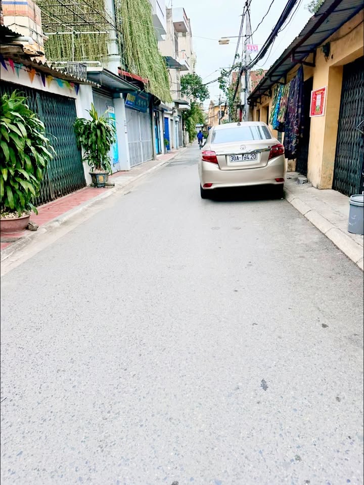 Nhà phố Ngọc Thụy Long Biên 35m² giá 3.96 tỷ - Ô tô vào tận nơi!