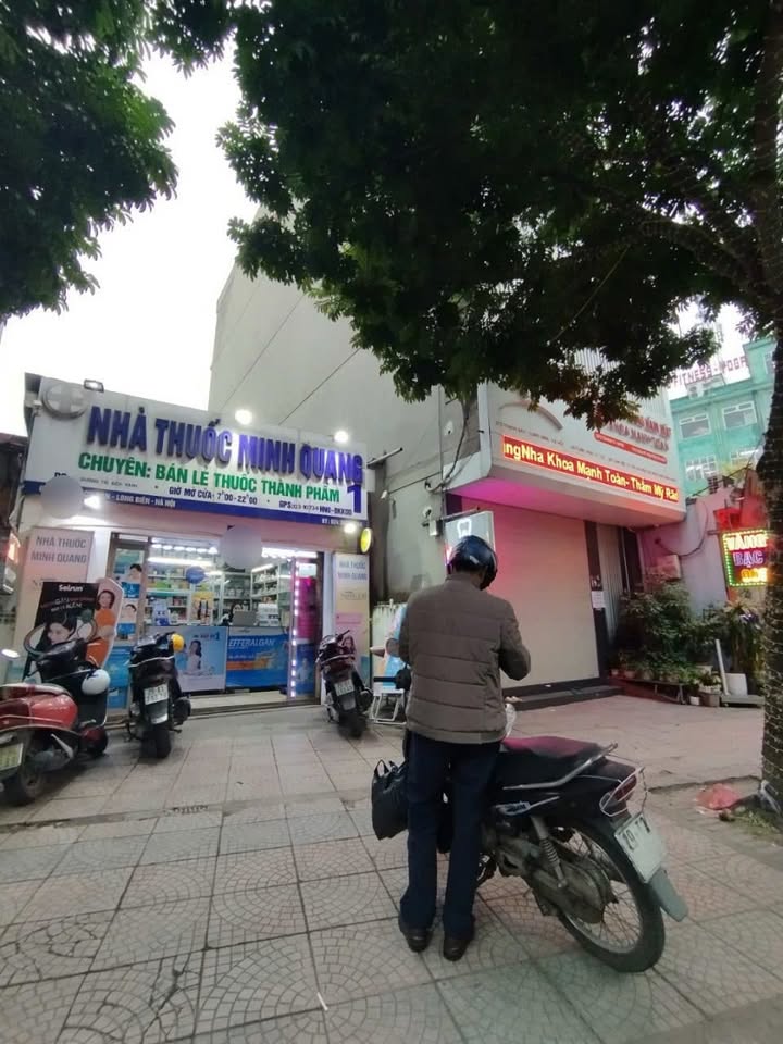 Nhà mặt phố Thạch Bàn Long Biên 95m² giá 20.3 tỷ - Kinh doanh đắc địa!