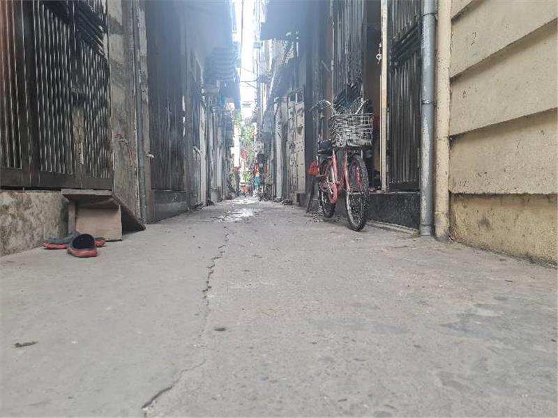 Nhà phố Đức Giang 33m² giá 3.15 tỷ - Gần trường, chợ tiện lợi!