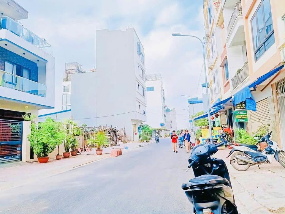 Bán đất Ngọc Thụy Long Biên 62m² giá 10.416 tỷ - Sổ đỏ chính chủ, xây dựng tự do!