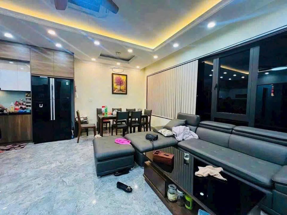 Bán nhà mặt phố Lâm Du Long Biên 62m² giá 14.7 tỷ - Thiết kế hiện đại, nội thất cao cấp!