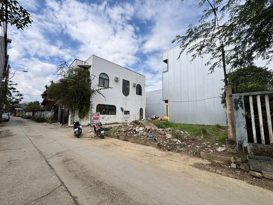 Đất liền kề Hoàng Quốc Việt 62m² giá 2.4 tỷ - Cơ hội đầu tư hiếm có!