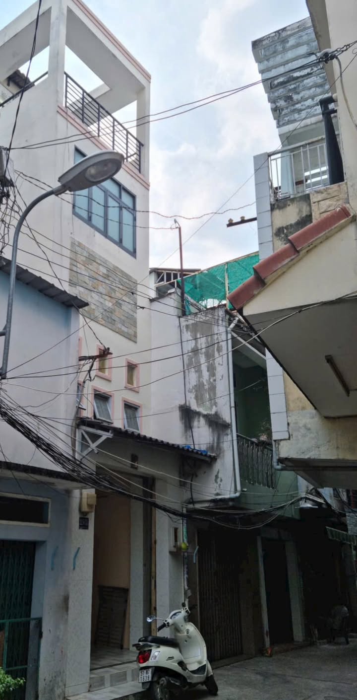 Nhà bán hẻm an ninh đường Mai Xuân Thưởng, quận 6, 3m² giá 5.3 tỷ - Sổ hồng chính chủ!