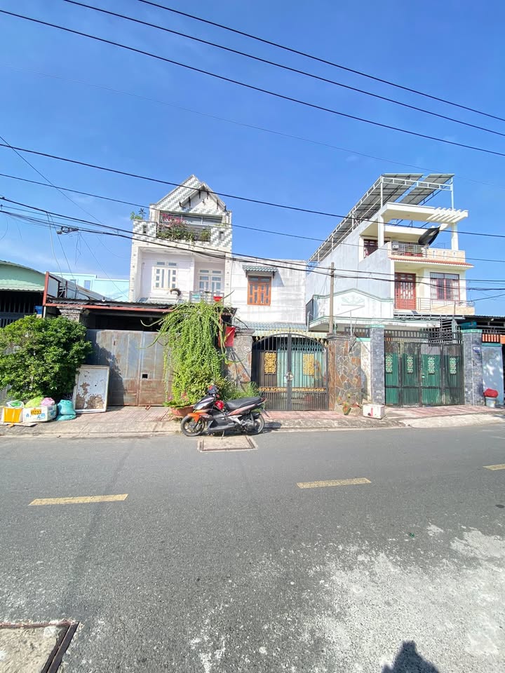 FrontHouse Hóc Môn 108m² giá 4.25 tỷ - Mặt tiền ưu thế, cơ hội đầu tư sinh lời!