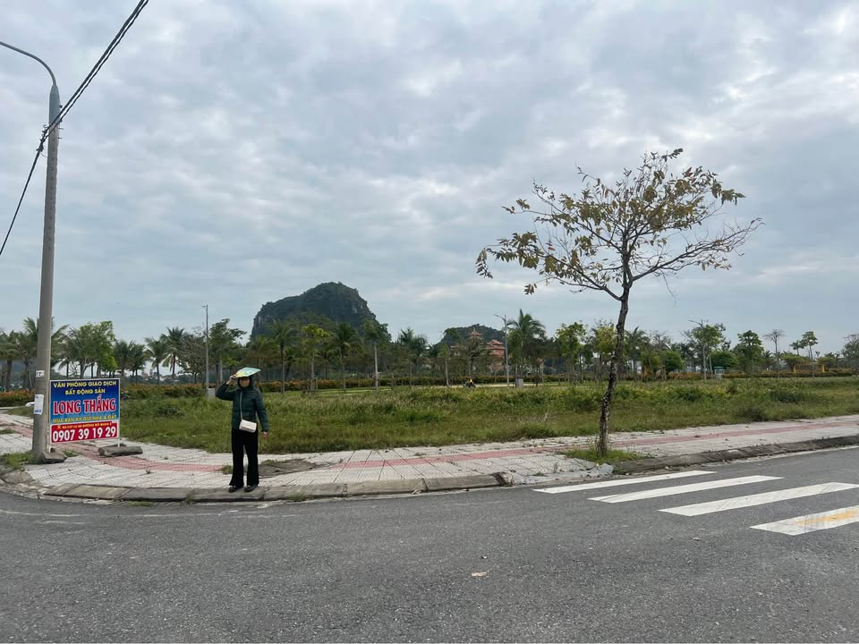 Biệt thự góc Đầm Sen Đà Nẵng 167m² giá 15.486 tỷ - Đối diện công viên