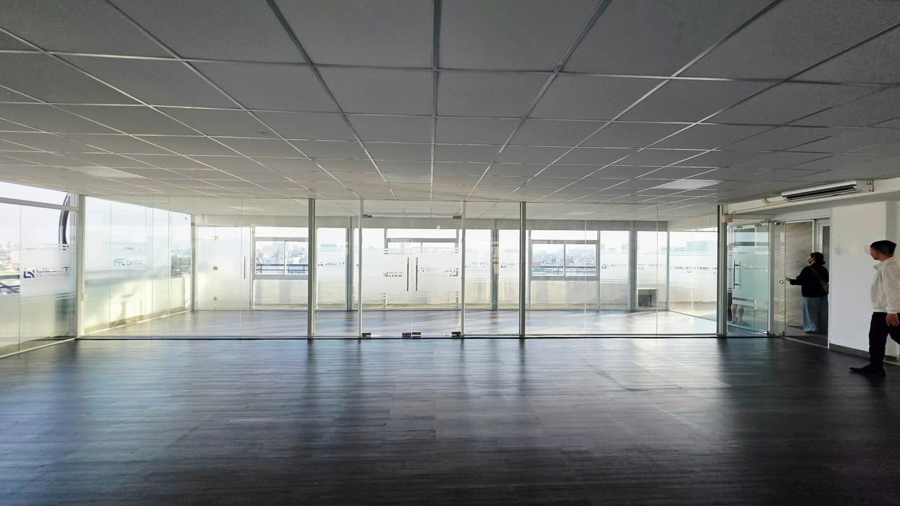 Văn phòng cho thuê 200m² tại Ngoại Giao Đoàn - Kết nối hoàn hảo giữa Phạm Văn Đồng và Tây Hồ