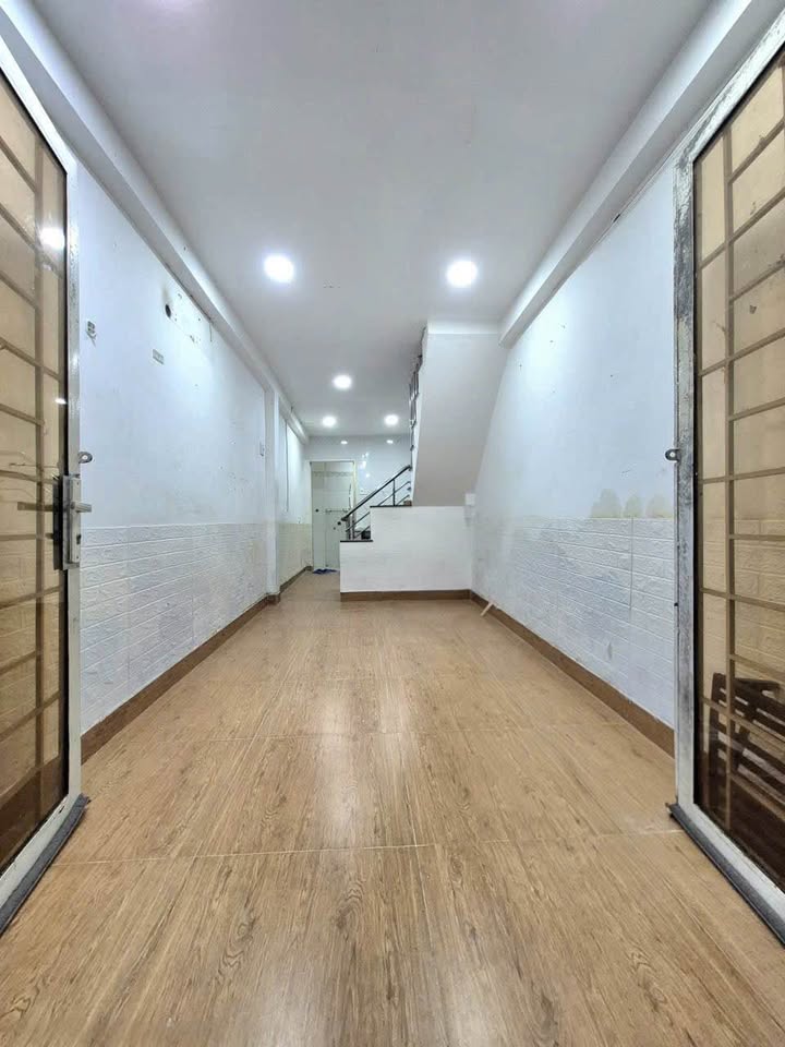 Nhà bán hẻm 1428 đường Huỳnh Tấn Phát Quận 7, 25.2m² giá 1.98 tỷ - Sổ hồng riêng, thương lượng trực tiếp!