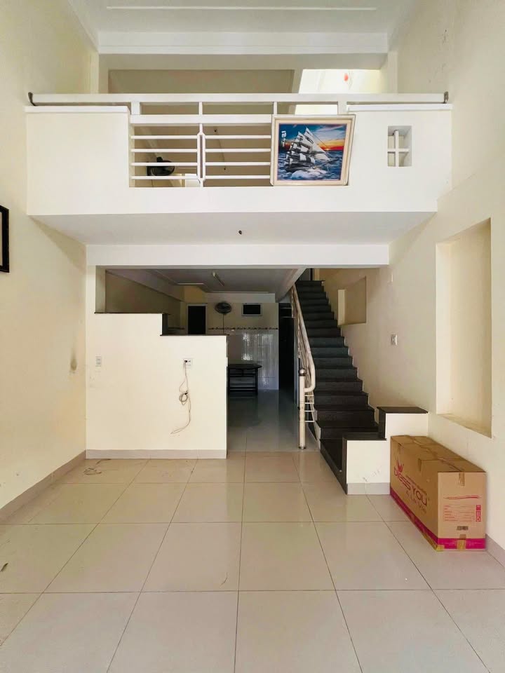 Nhà Mặt Tiền 2 Tầng Phường Nguyễn Văn Cừ Quy Nhơn 57m² giá 4 tỷ - Sổ đỏ chính chủ!