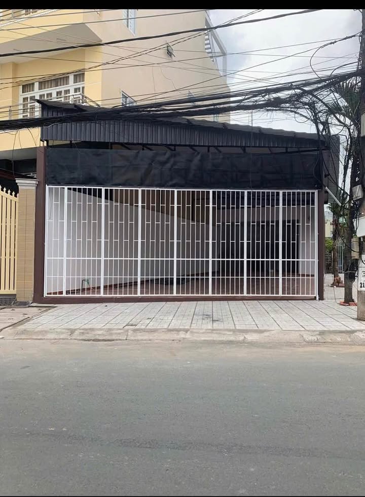 Cho thuê nhà góc đường Phạm Văn Xảo, Mỹ Bình 140m² - Mặt tiền đắc địa cho kinh doanh!