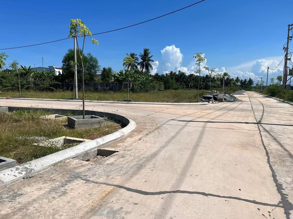 Đất thổ cư Đệ Đức 3, Hoài Nhơn 120m² giá 1 tỷ - Vị trí đắc địa bên hông Ủy ban