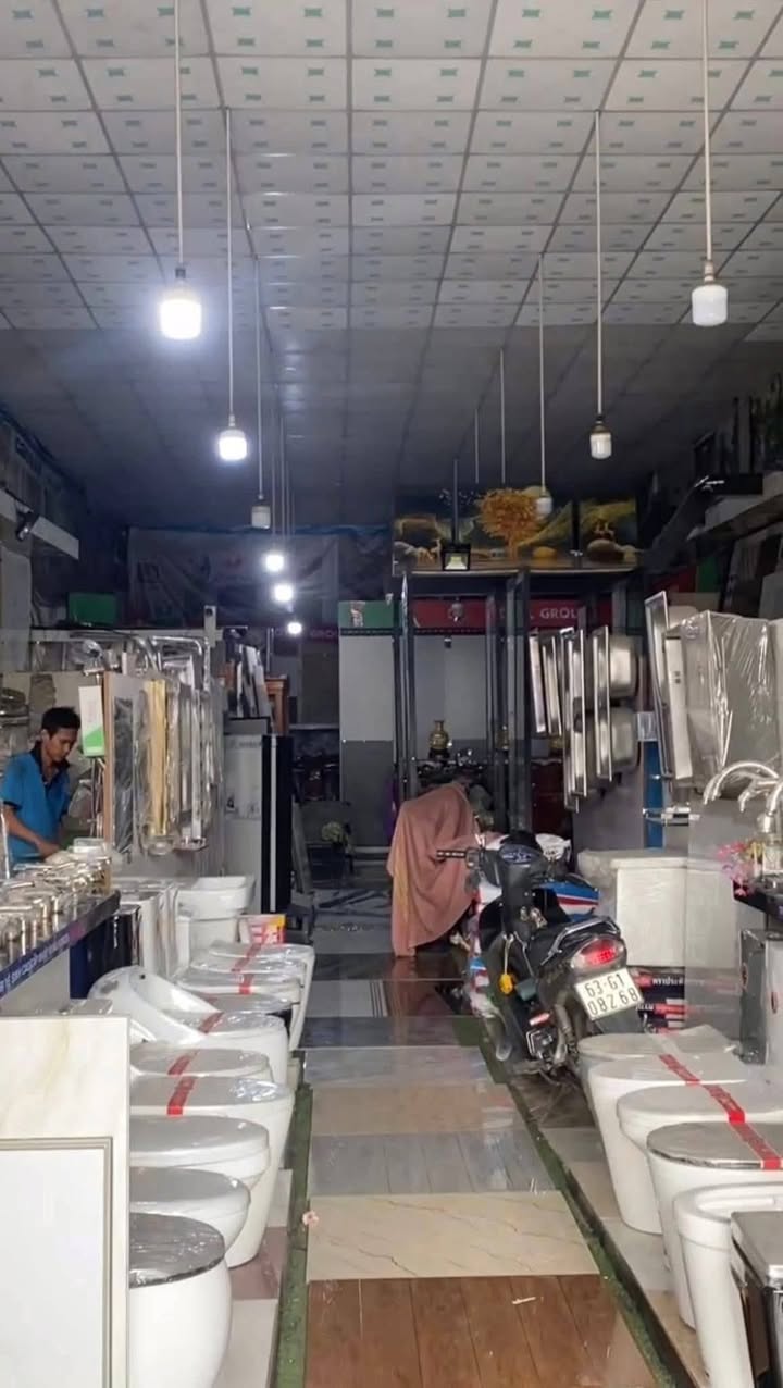 Mặt bằng cho thuê mặt tiền Quốc Lộ 1K Dĩ An 210m² giá 10 triệu - Phù hợp cho kinh doanh!