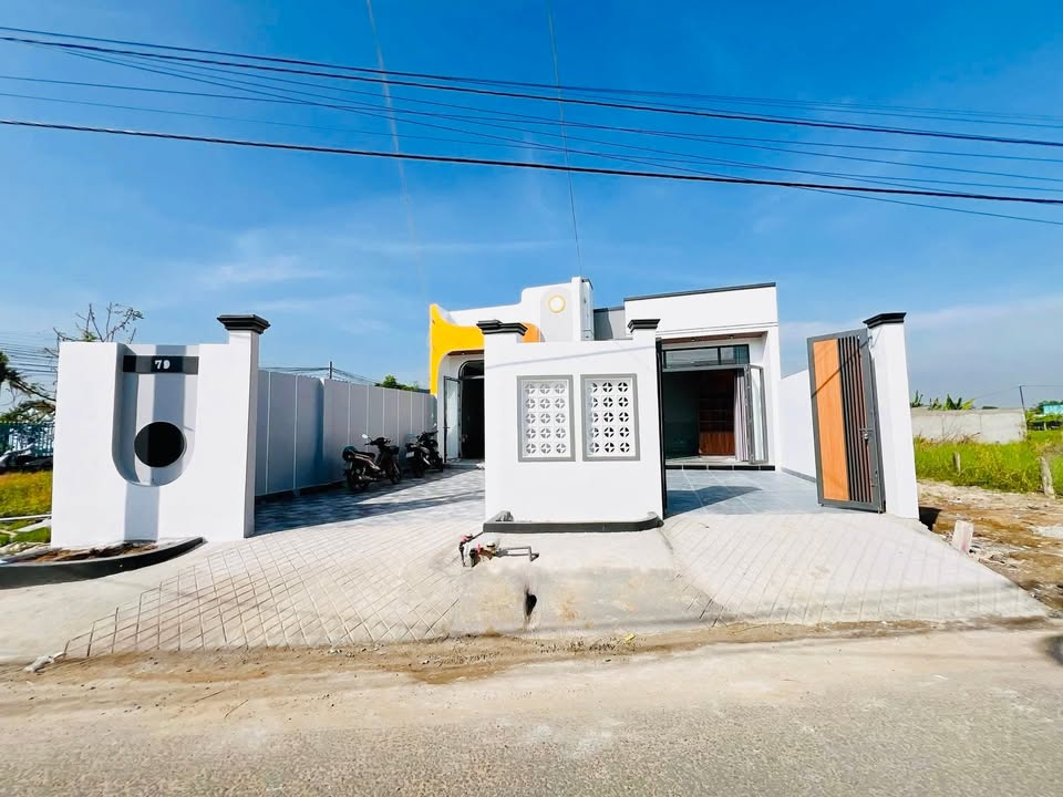 Nhà Mặt Tiền Đoàn Văn Diệu, Mỹ Lộc, Cần Giuộc 130m² giá 2.2 tỷ - Khu dân cư sầm uất!