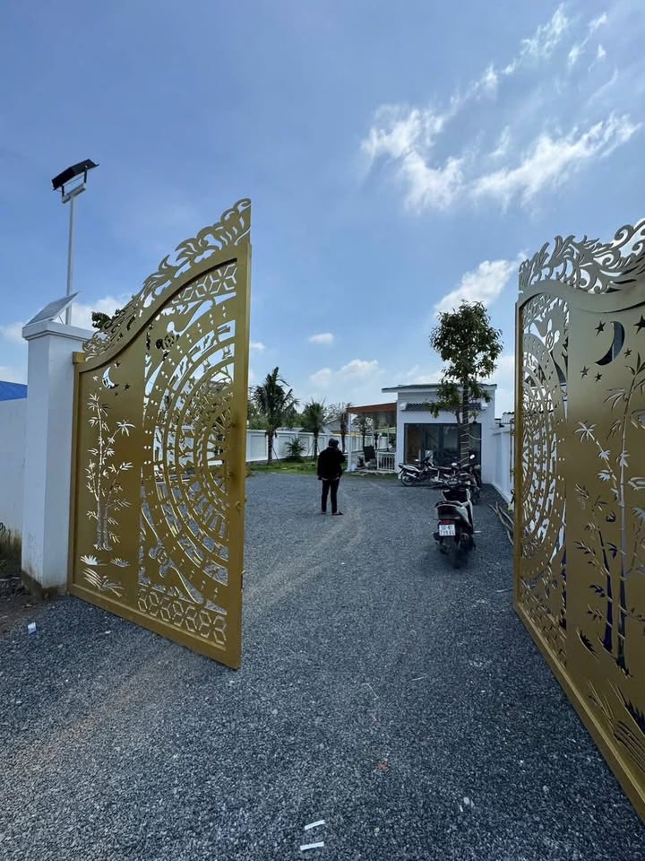 Nhà vườn hiện đại tại Tân Trụ 1120m² giá 5.899 tỷ - Đầy đủ tiện ích nghỉ dưỡng!