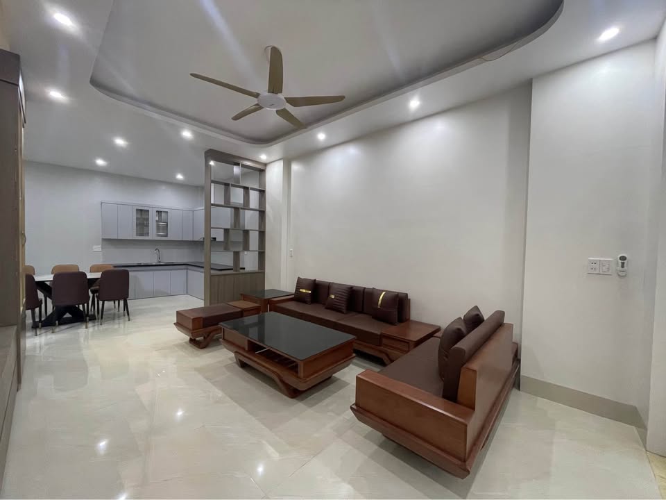 Nhà 3 tầng Đông Kinh, Lạng Sơn 62m² giá 2 tỷ - Vị trí đẹp, ô tô vào tận nơi!